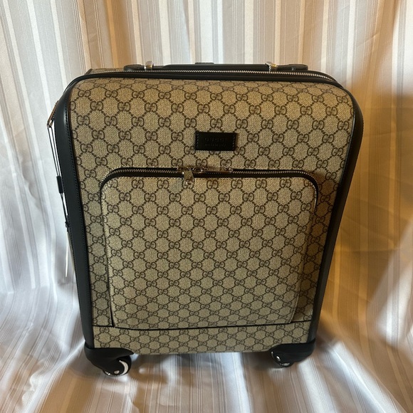 Gucci GG Supreme Trolley - Picture 1 of 12